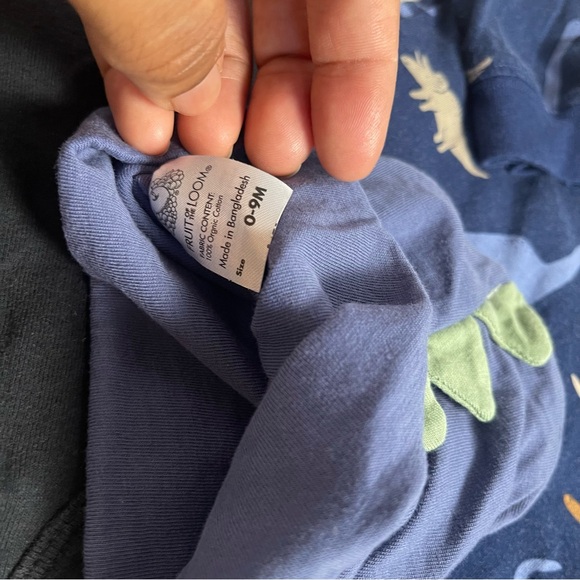 Carter’s baby boy set | 3M onesie, shirt 0-9 M beanie - Picture 6 of 7